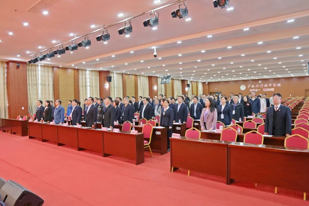 1.图为全体人员奏唱国歌.jpg