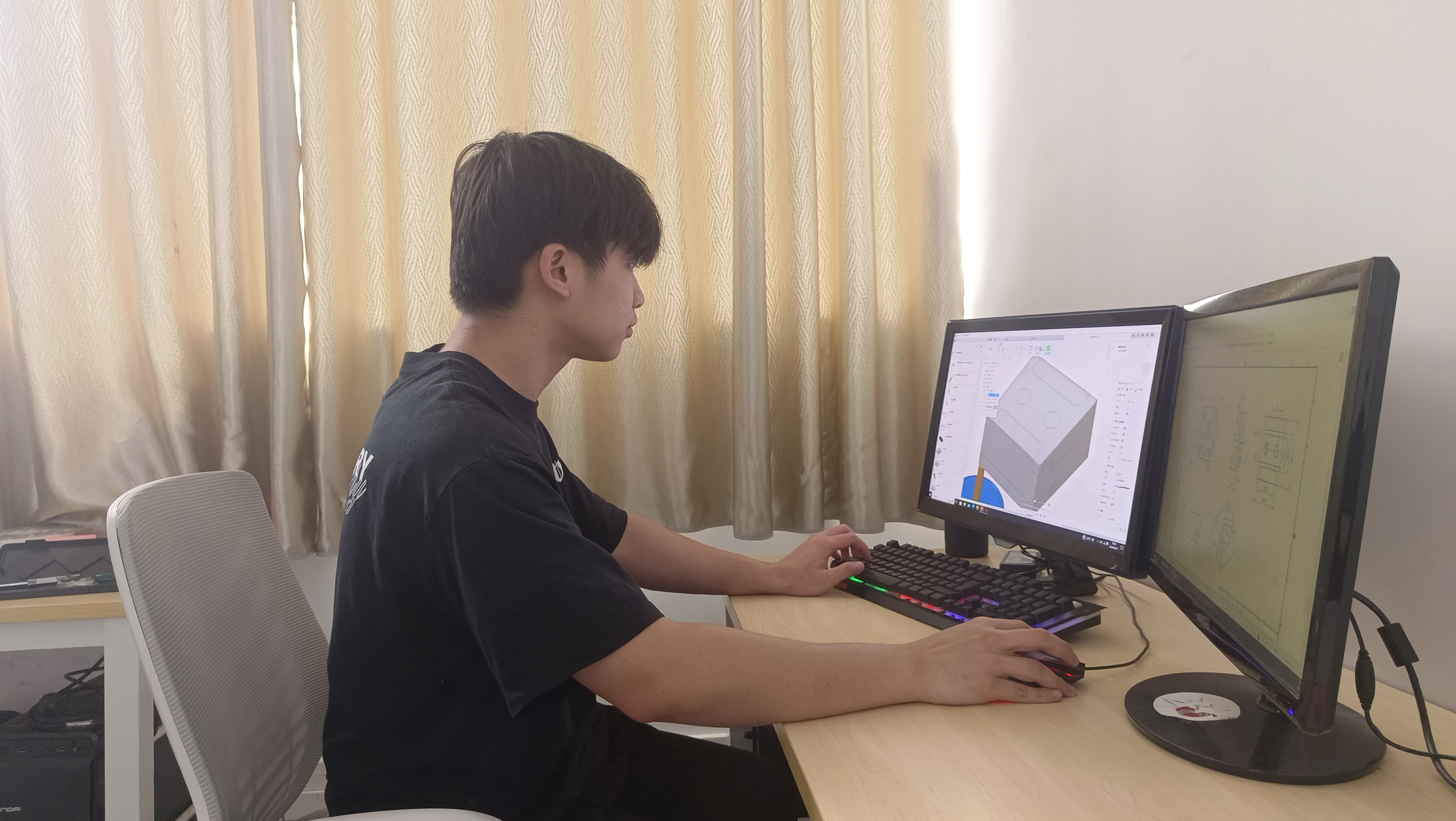 22计算机3班-黄汉伟