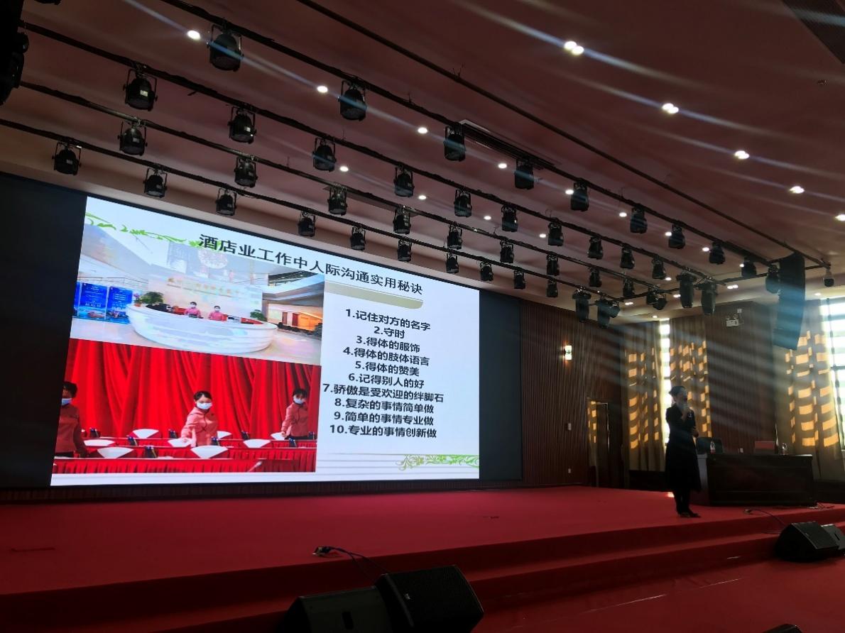 电视萤幕画面

低可信度描述已自动生成