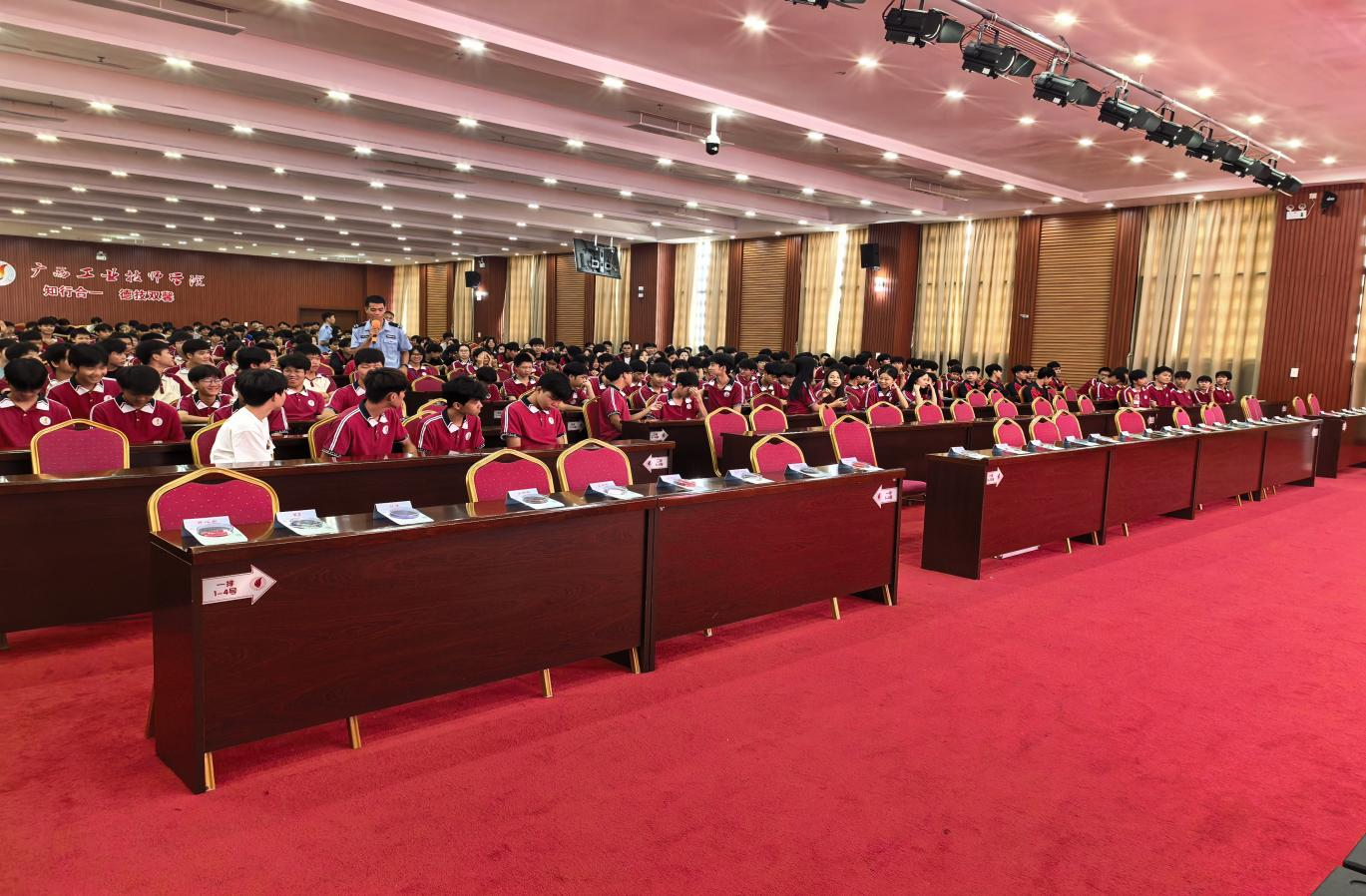 图片2.png 图片2.png