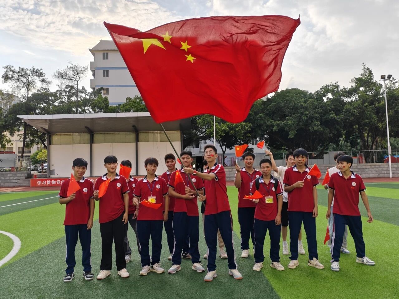 微信图片_2025-12-15_213743_380.jpg 微信图片_2025-12-15_213743_380.jpg