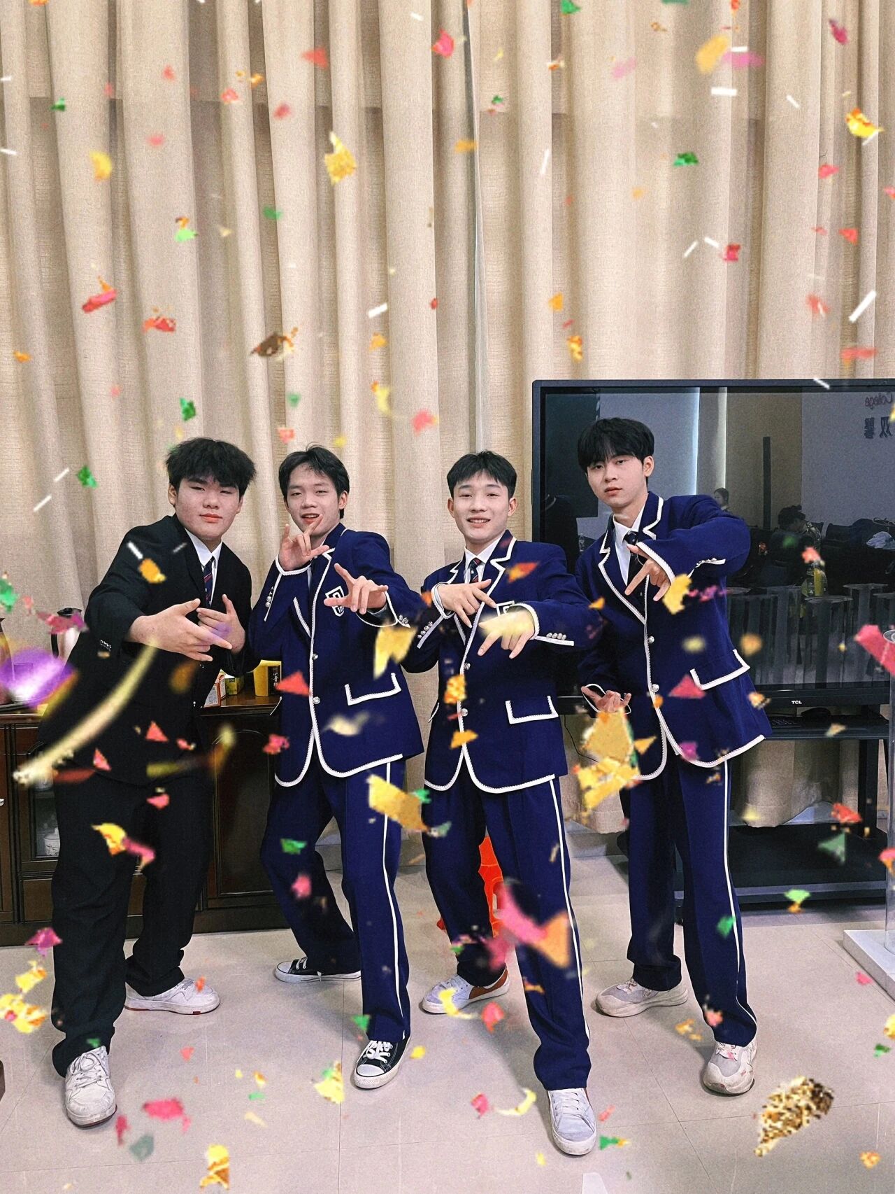 微信图片_2025-12-16_110320_623.jpg 微信图片_2025-12-16_110320_623.jpg