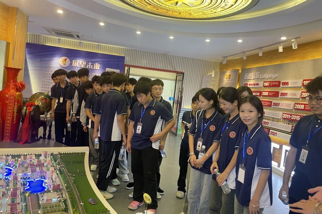 微信图片_2025-12-16_090650_197.jpg 微信图片_2025-12-16_090650_197.jpg