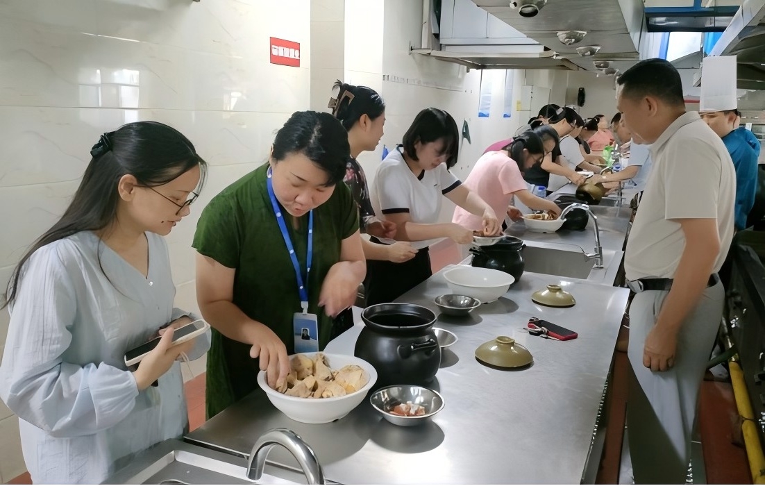 1.养生汤厨艺培训活动现场.jpg