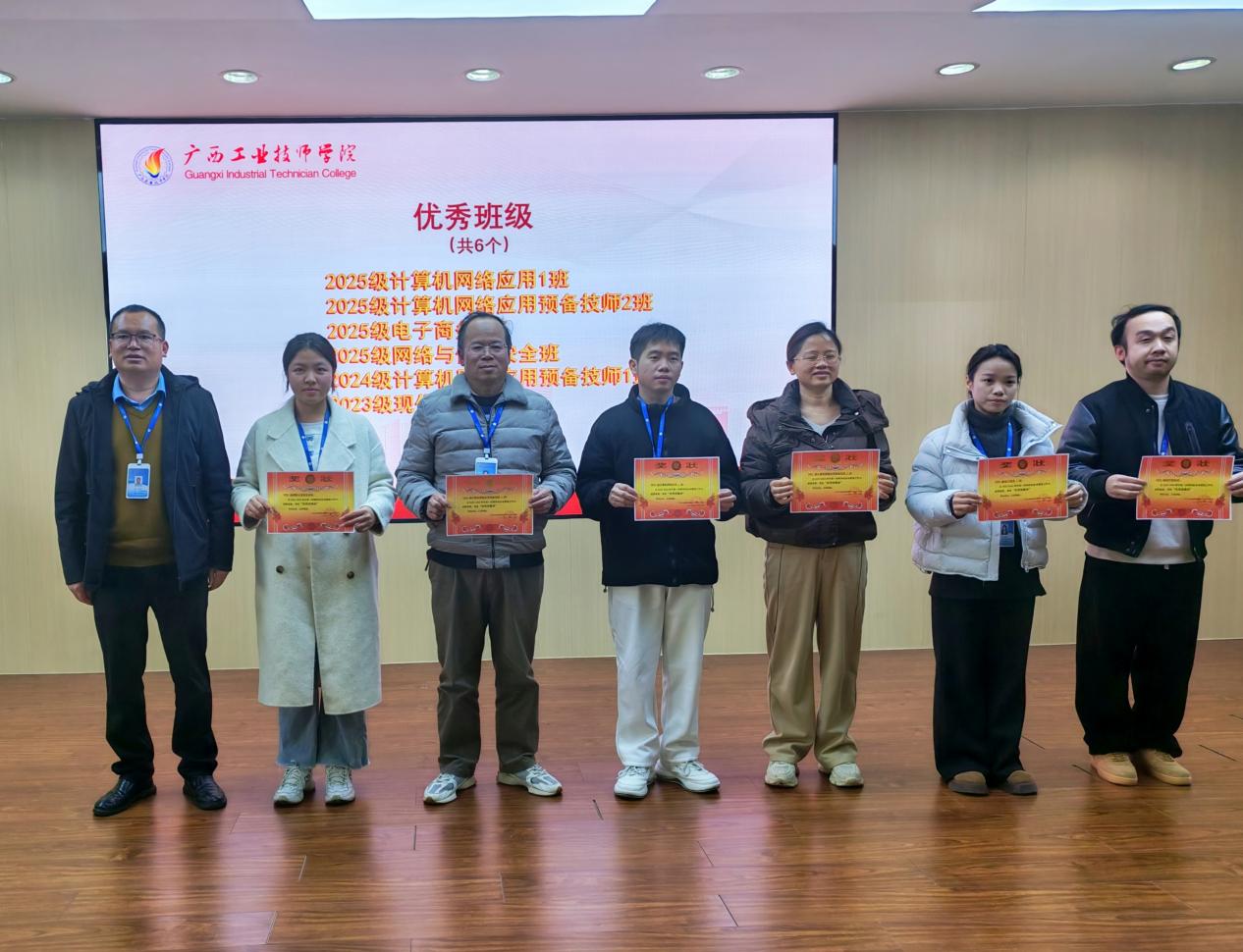 72B0AF7428828AC4FC59C363CF38704C